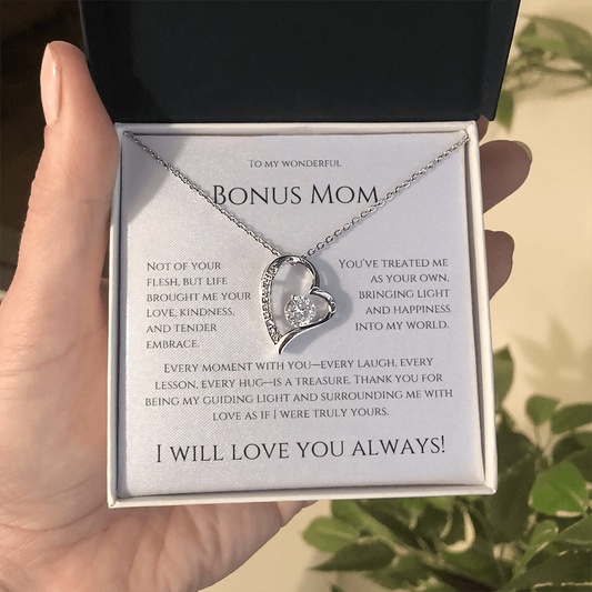 Heartfelt Love: Elegant Bonus Mom Heart Necklace - A Gift of Gratitude & Joy